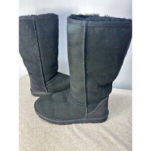 UGG Australia  Women’s Classic Tall II Black Winter Boots. Size 6